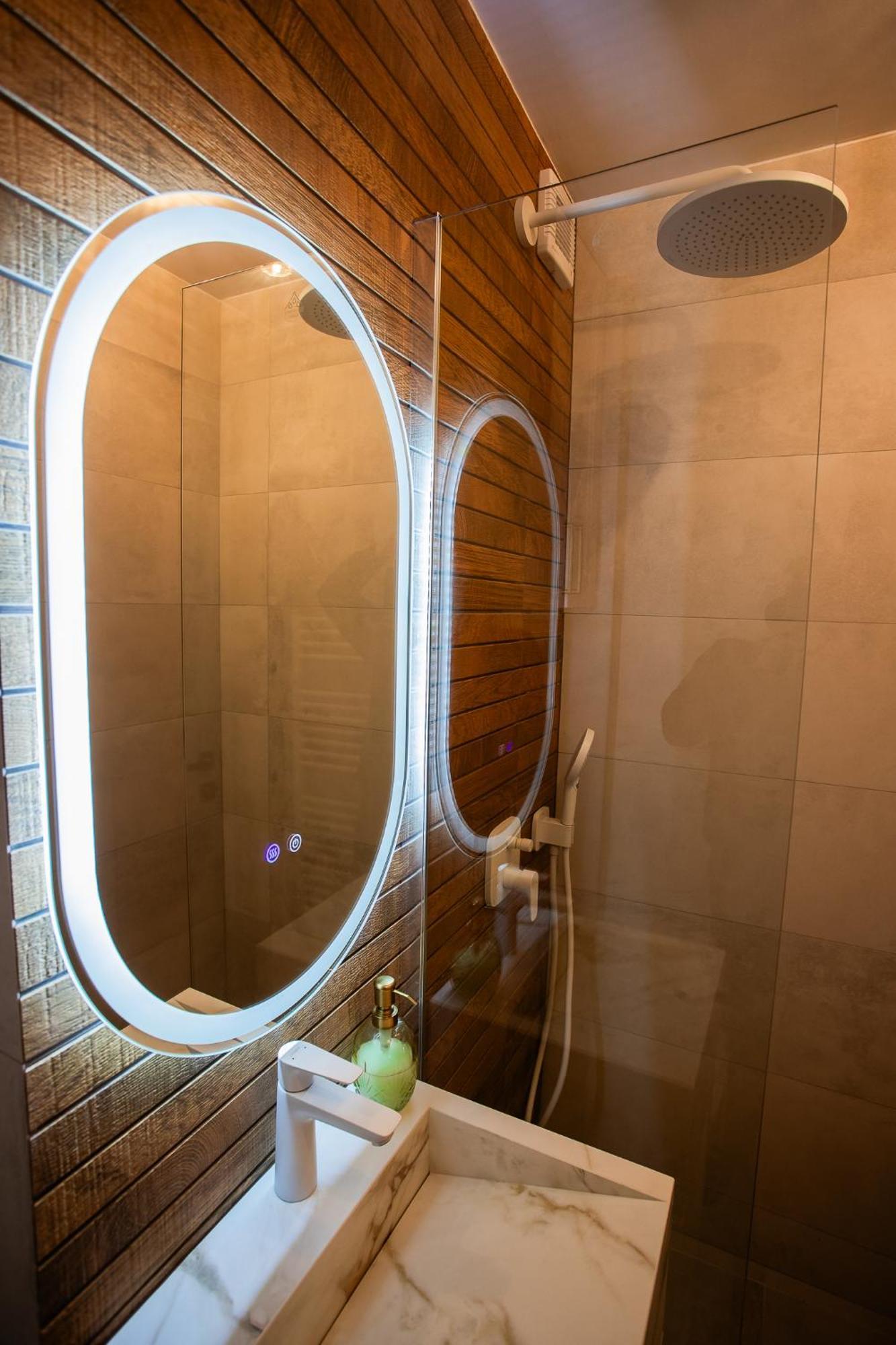 Bistriţa Apartment Onyx Carolyne מראה חיצוני תמונה